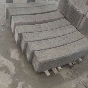 重庆芝麻白弧形路牙石